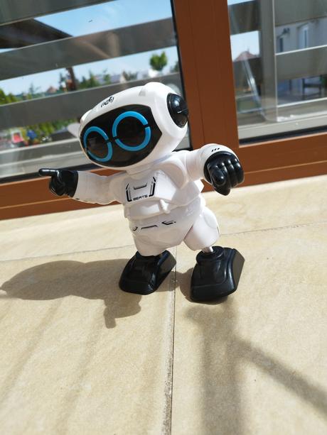Tancujúci robot, 