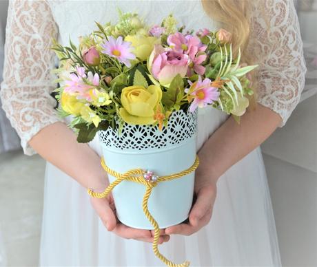 Jemnučký farebný jarný aranžmán, 