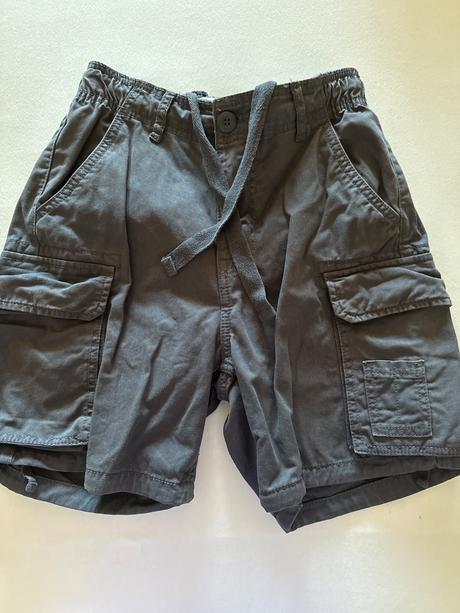 Kapsačové šortky, bershka,s