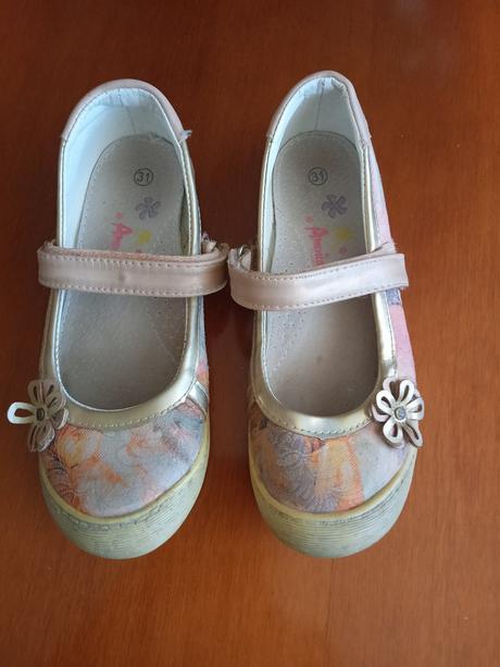 Princeznickove poltopánky, 31