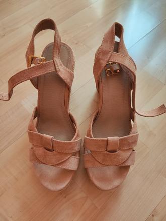 Sandálky, 38