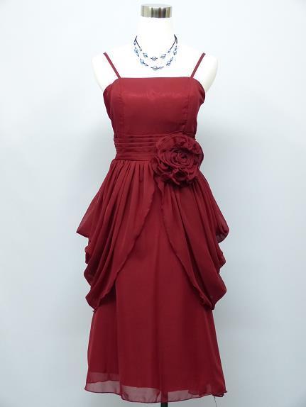 Kratke cervene spolocneske saty, 42