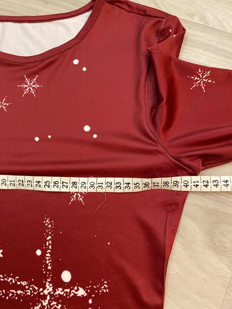 Šaty so snehuliakmi, s