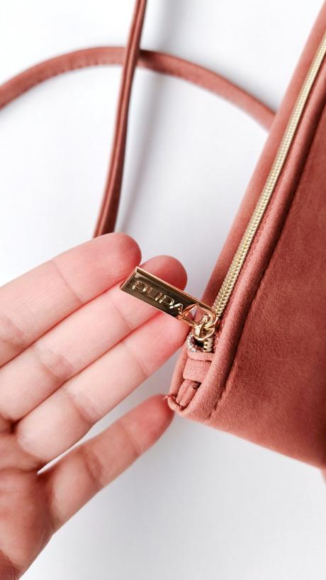 Pupa kabelka ružová, 