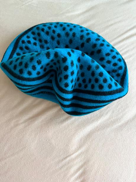 Vlnená baretka -  takmer nenosená, m