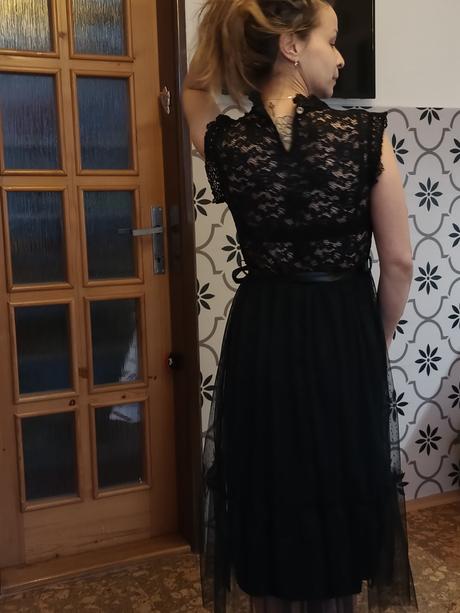 Šaty čierne s čipkou, s / xs
