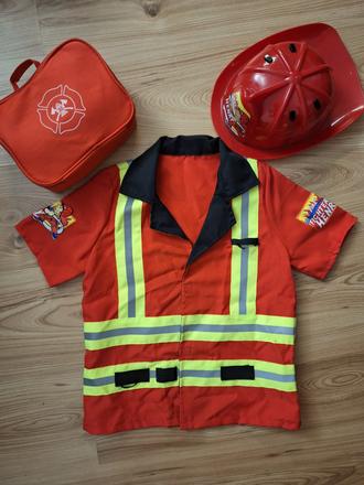 Karnevalova maska poziarnik, 