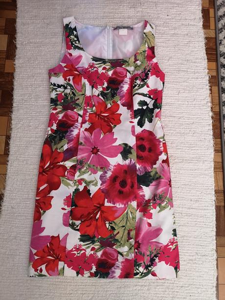 Šaty s kvetinovým vzorom ashley brooks, m