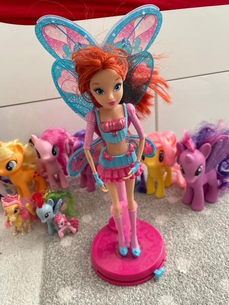 Koníky  11ks + darujem bábiku, 