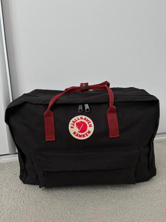 Batoh fjällräven kanken weekender čierno-vínový, fjällräven