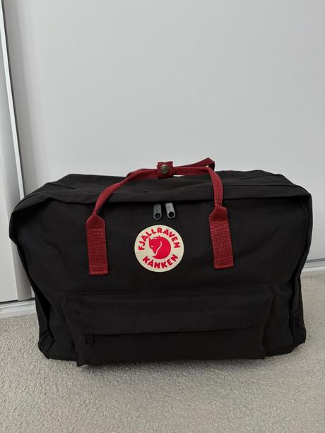 Batoh fjällräven kanken weekender čierno-vínový, fjällräven