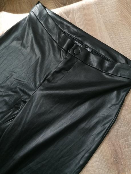 Nohavice v koženom vzhľade č. 40, esmara,l