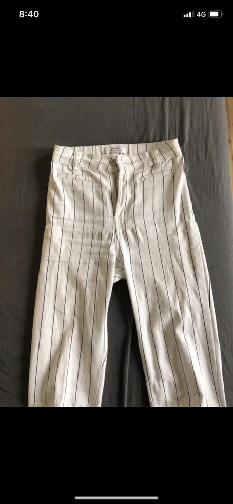 Biele dzinsy, bershka,36