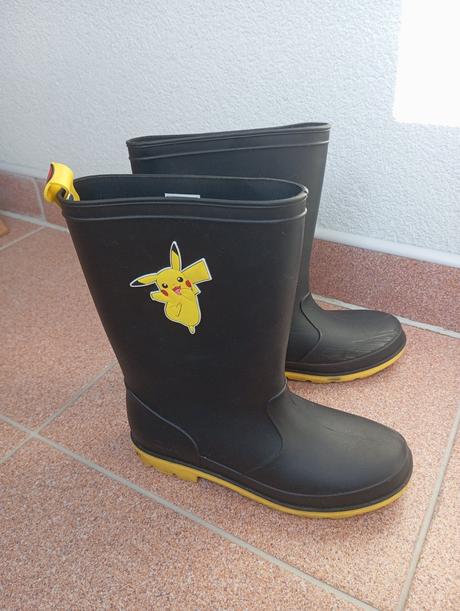 Gumaciky pikachu, reserved,35