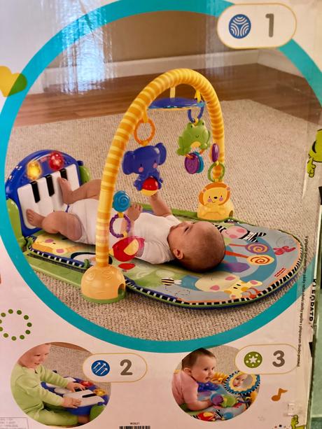 Hracia deka s klavírom zn.fisher price, 