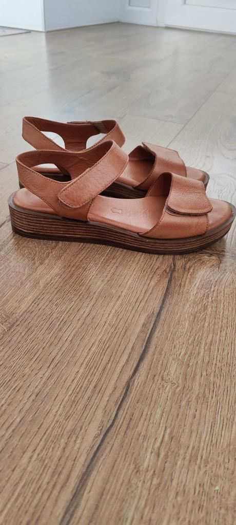 Kožené sandále zn.caprice, 38