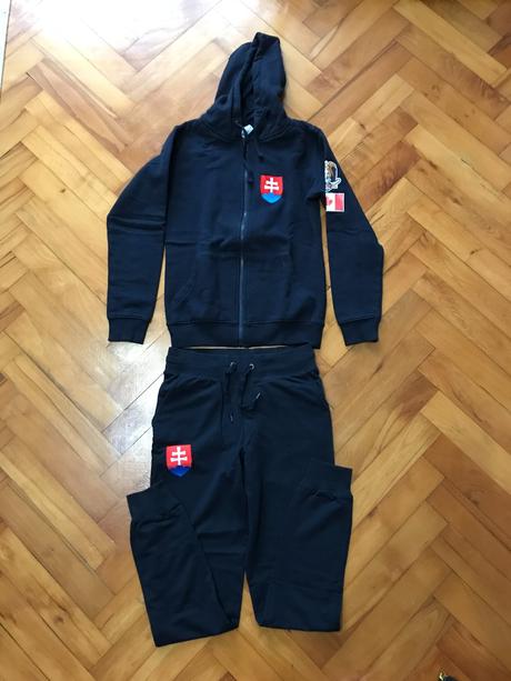 Dámska tepláková súprava slovakia, s
