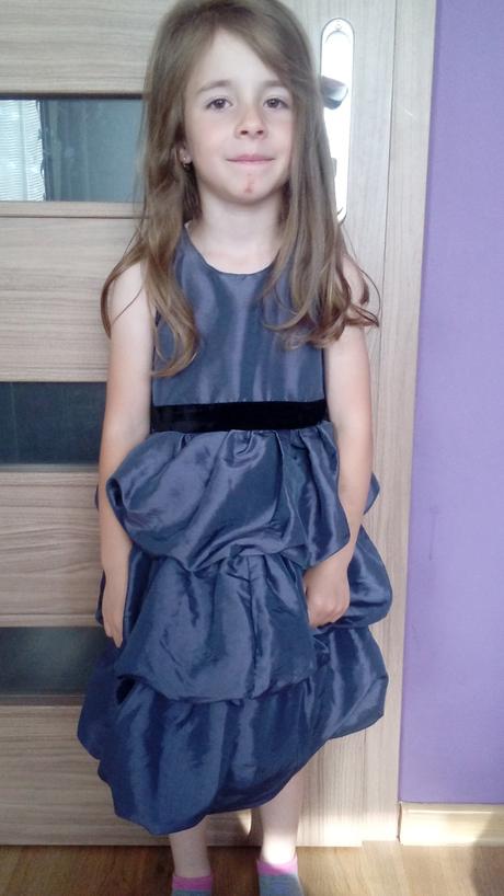 Spolocenske saty, 122