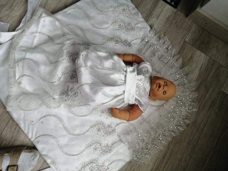 Perina ku krstu plu šaty luxusna, 