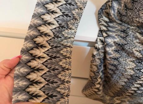 Ana alcazar elegantné vzorované šaty, m