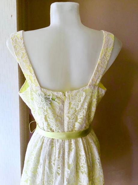 Krajové šaty jessica howard, 38