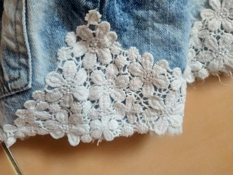 Riflové kraťasy pre parádnicu, primark,116