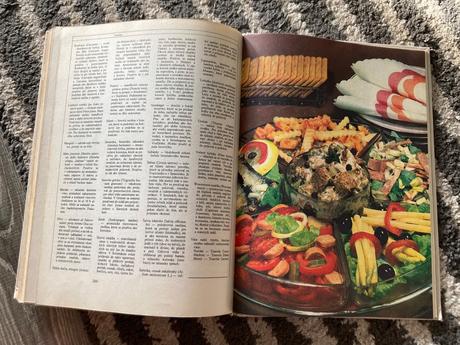 Medzinárodná kuchárka-prvé vyd.1982,