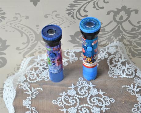 2 x hračkárska baterka,