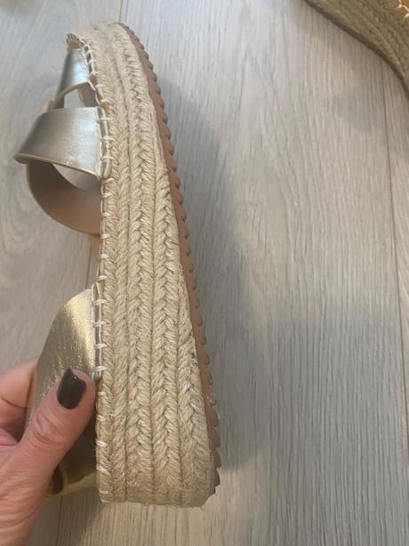 Sandale pošta v cene, 39