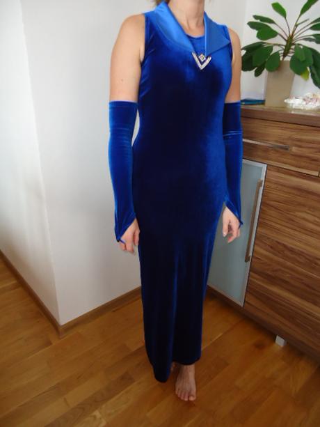 Šaty modré zamatové, m