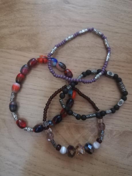 Dievčenské náramky, 