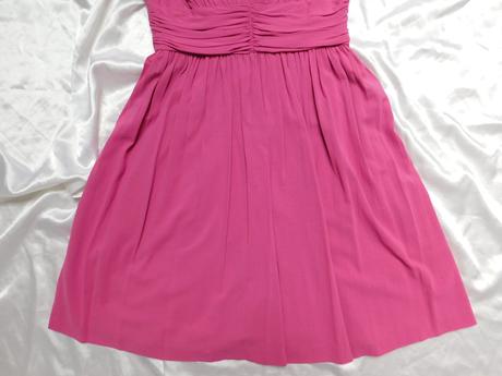 Luxusne velmi pekne šaty, 38