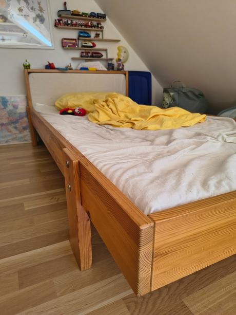 Ikea rastúca posteľ s matracom pre 1-7 rocneho, šírka (cm): 80,dĺžka (cm): 200