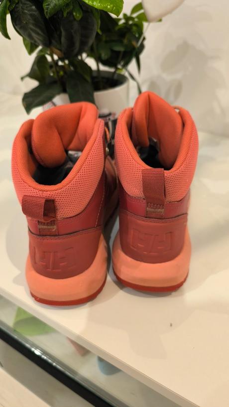 Helly hansen 32, 32