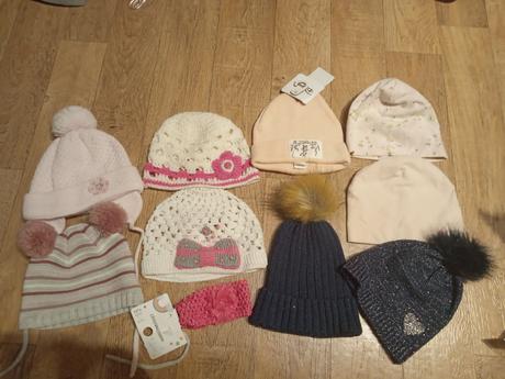 Čiapky mix 9-12m, 80