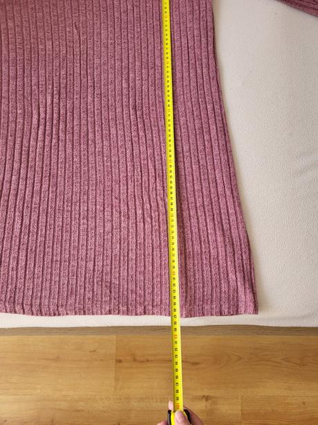 Krasny predlzeny svetrik, l