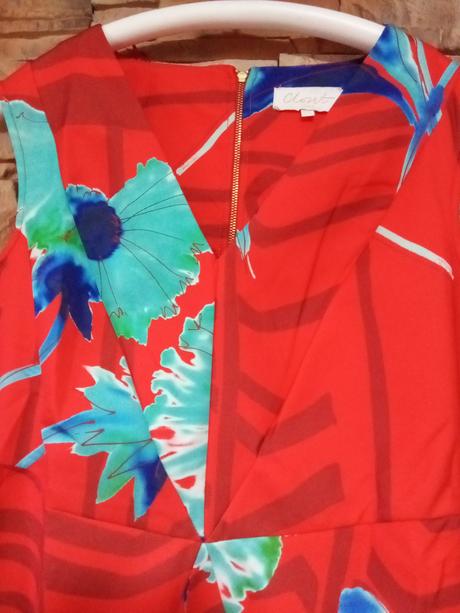 Spoločenské šaty closed, 56