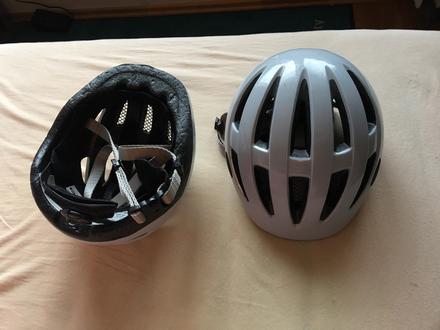 Cyklisticka prilba, s