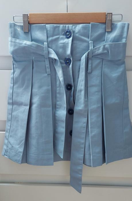 Áčková mini sukňa, 36