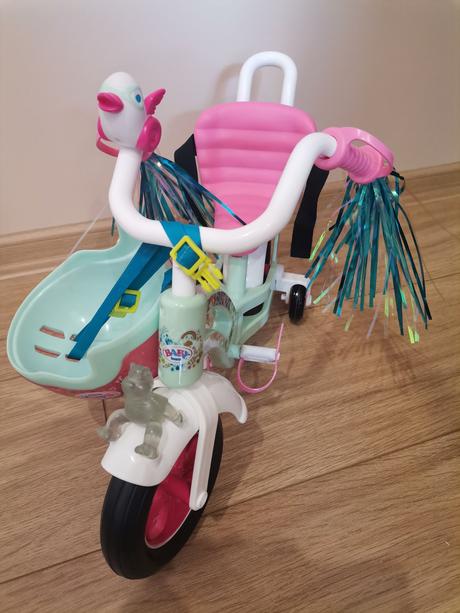 Baby born bicykel s prilbou, 