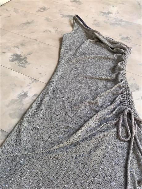 Extravagantné lurexové šaty, 34