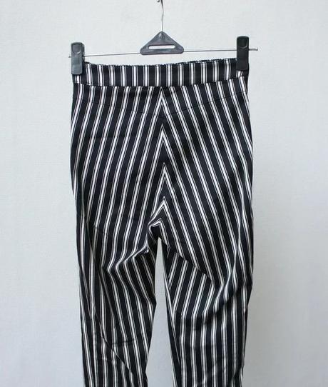 Štýlové čiernobiele pásikavé nohavice s vysokým pá, h&m,34
