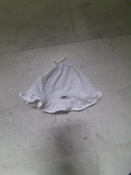 Ciapka s volanikom, rada,74