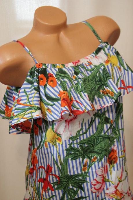 Pásikavé kvetované šaty, m