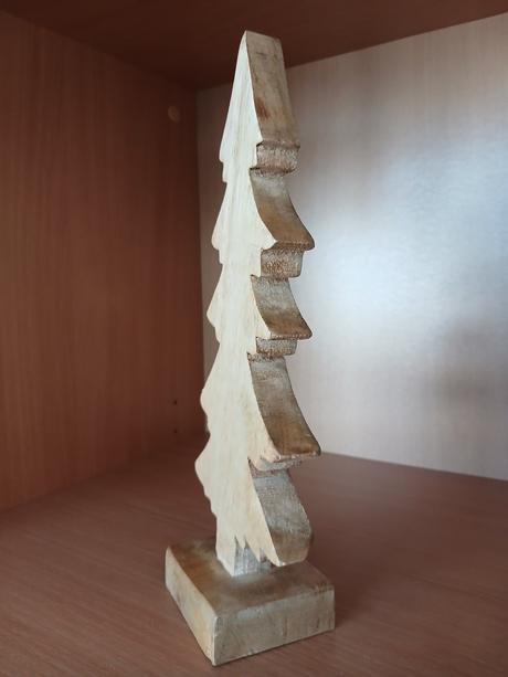 Drevený dekoračný stromček 30,5 cm,