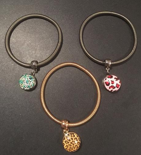 3 ks kovové náramky s tigrími príveskami, 