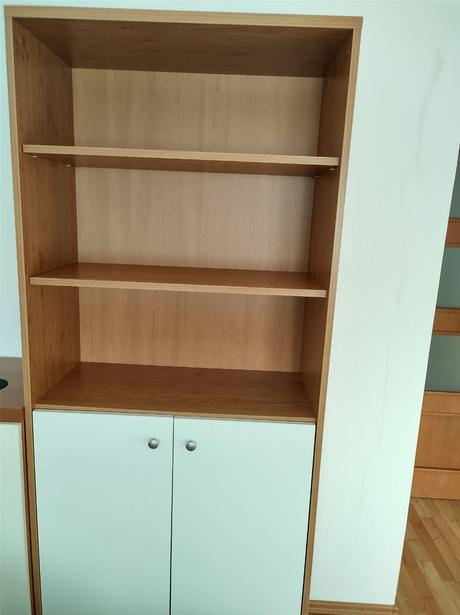 Ponúkam skrinku s knihovničkou, 