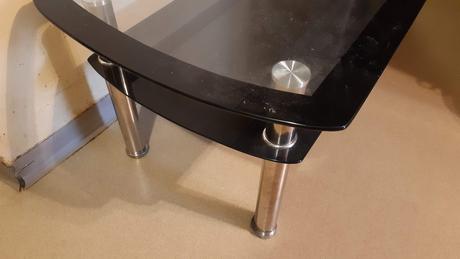 Predám skleneny stolik do obyvacky., 