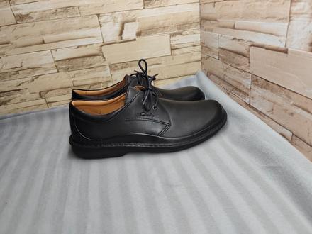 Clarks 45 - pánske kožené čierne topánky, clarks,45