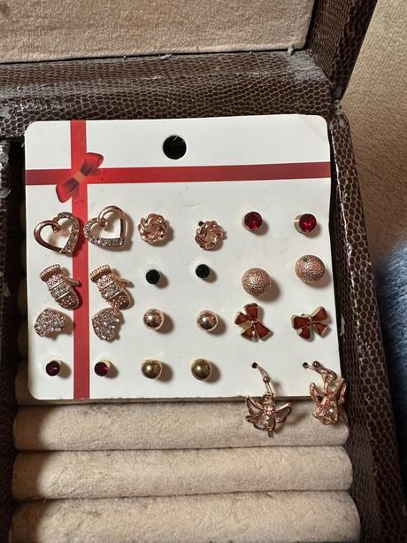 Náušnice 12 párov, 